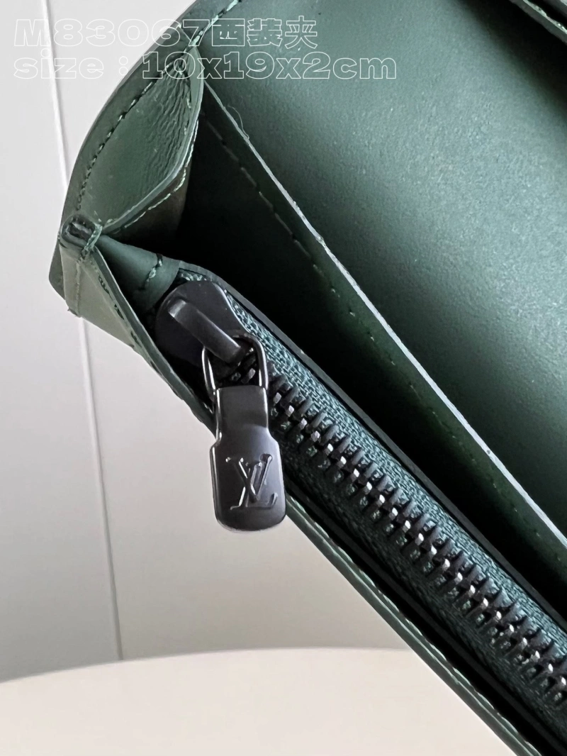 LV Wallets 4365H-0569