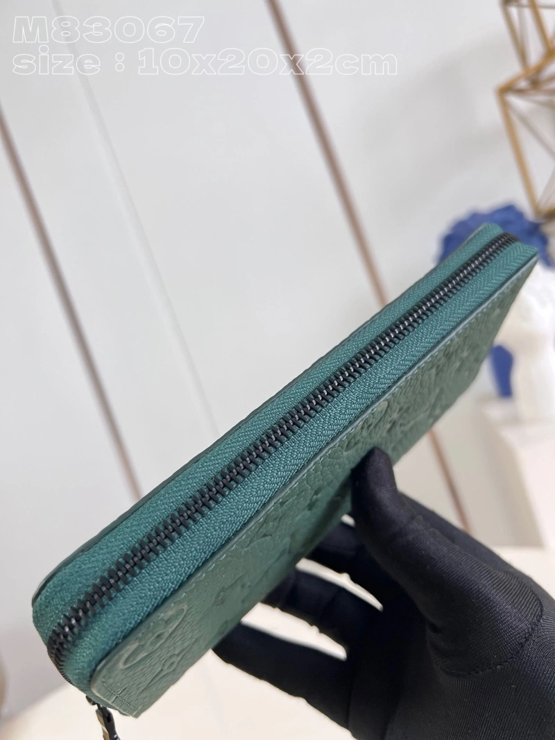 LV Wallets 4365H-0570