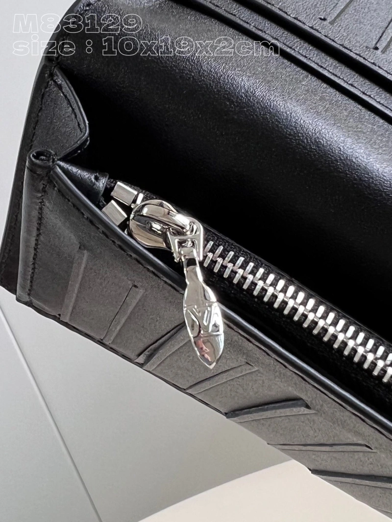 LV Wallets 4365H-0575