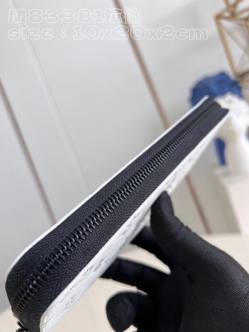 LV Wallets 4365H-0628