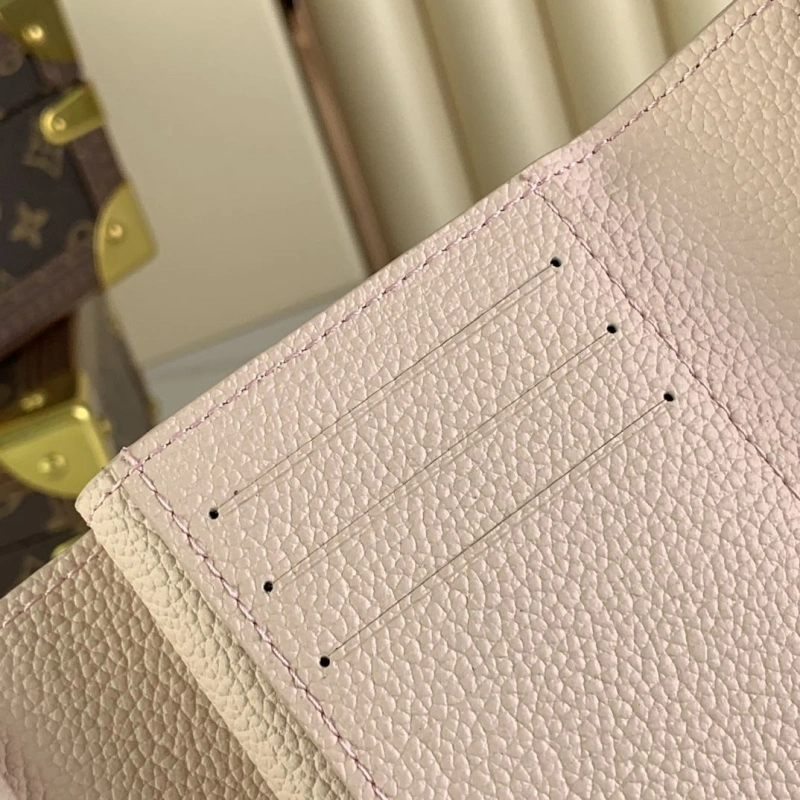 LV Wallets 4365I-0082