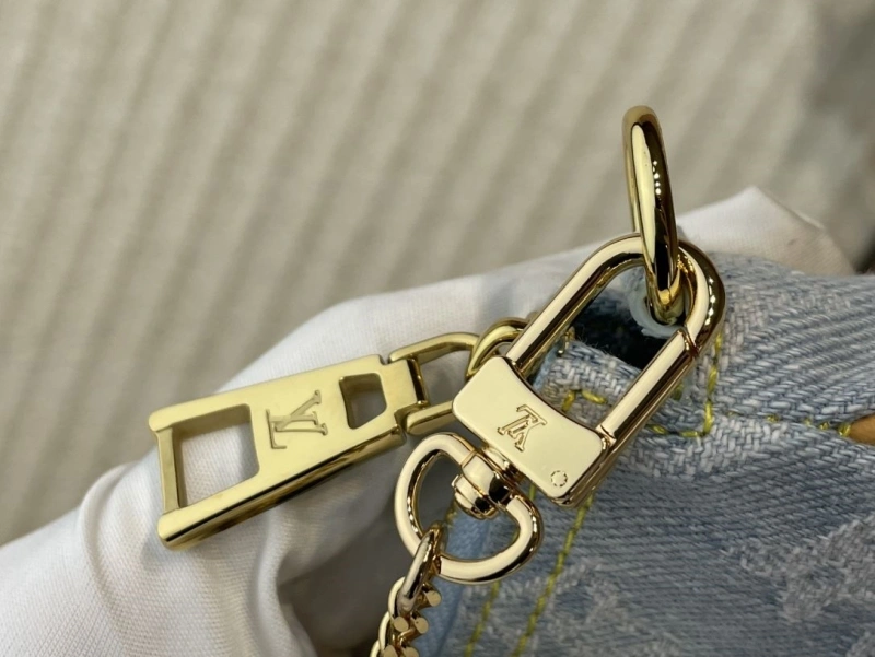 LV Wallets 4365I-0235