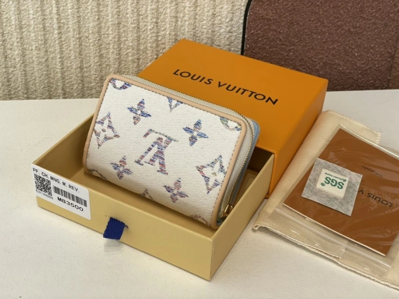 LV Wallets 4365I-0239
