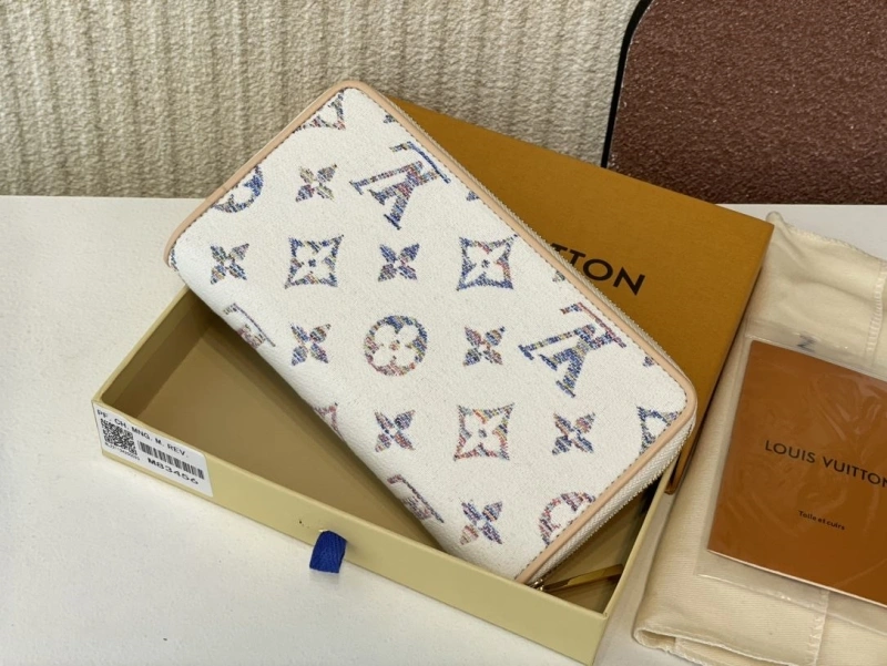 LV Wallets 4365I-0240