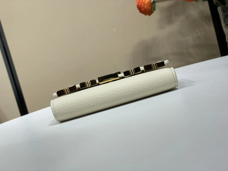 LV Wallets 4365I-0286