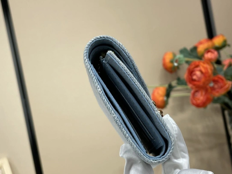 LV Wallets 4365I-0289