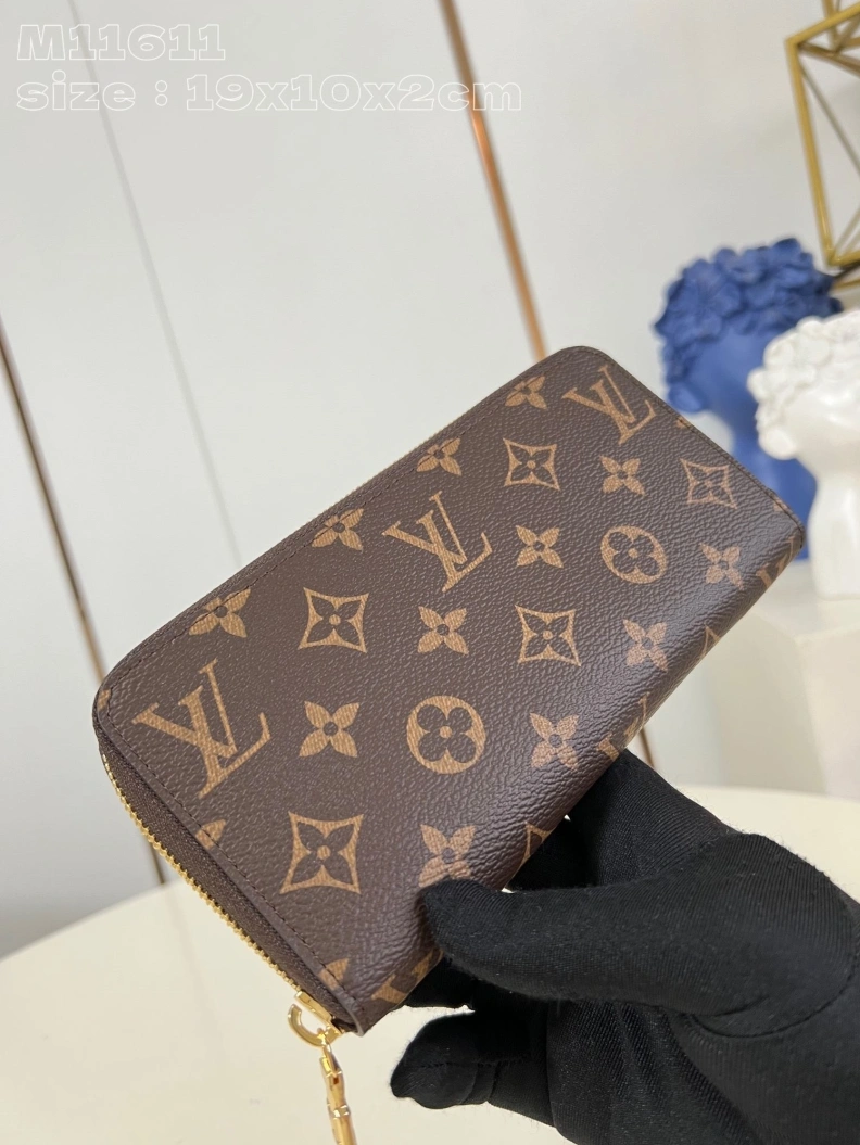 LV Wallets 4365I-0668