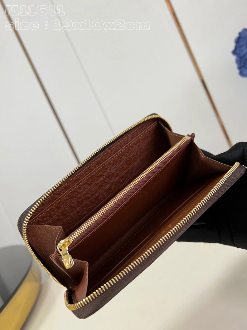 LV Wallets 4365I-0668