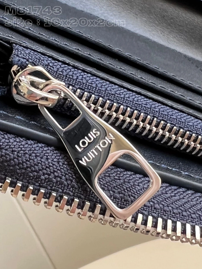 LV Wallets 4365I-0711