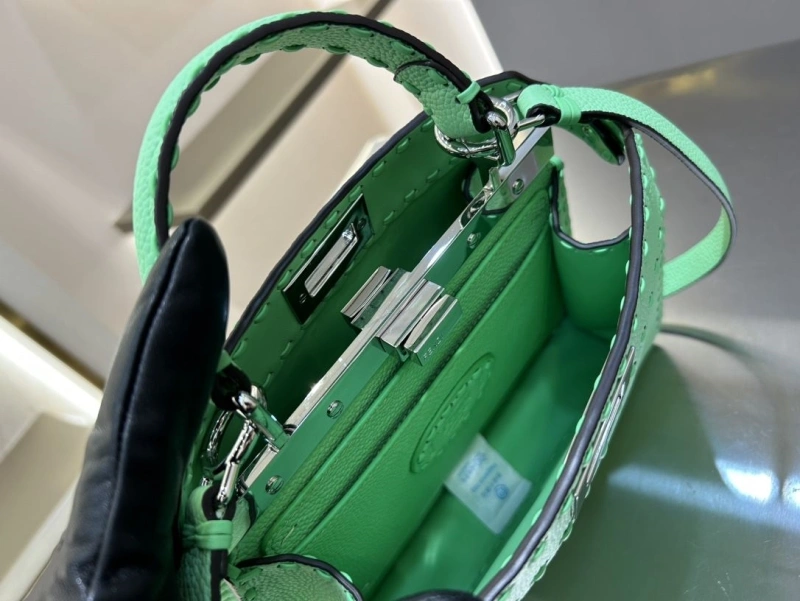 Fendi Top Handle Bags 4370-0001