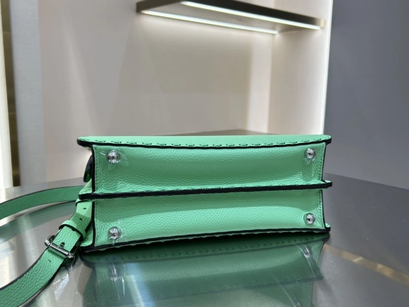 Fendi Top Handle Bags 4370-0001