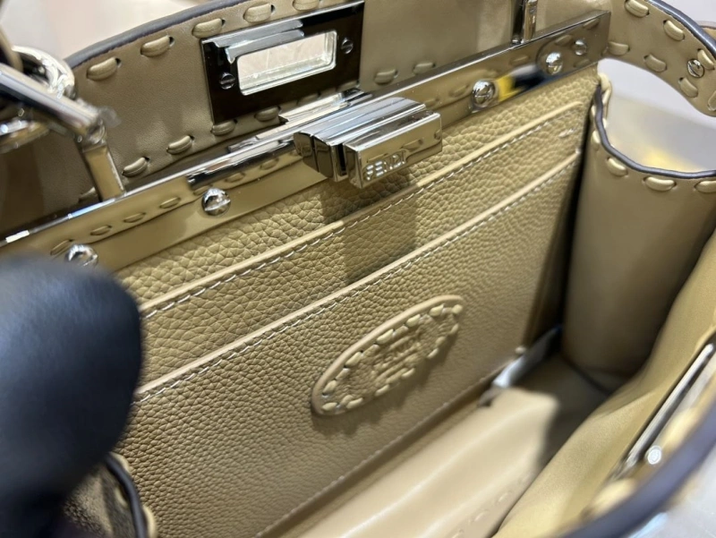 Fendi Top Handle Bags 4370-0002