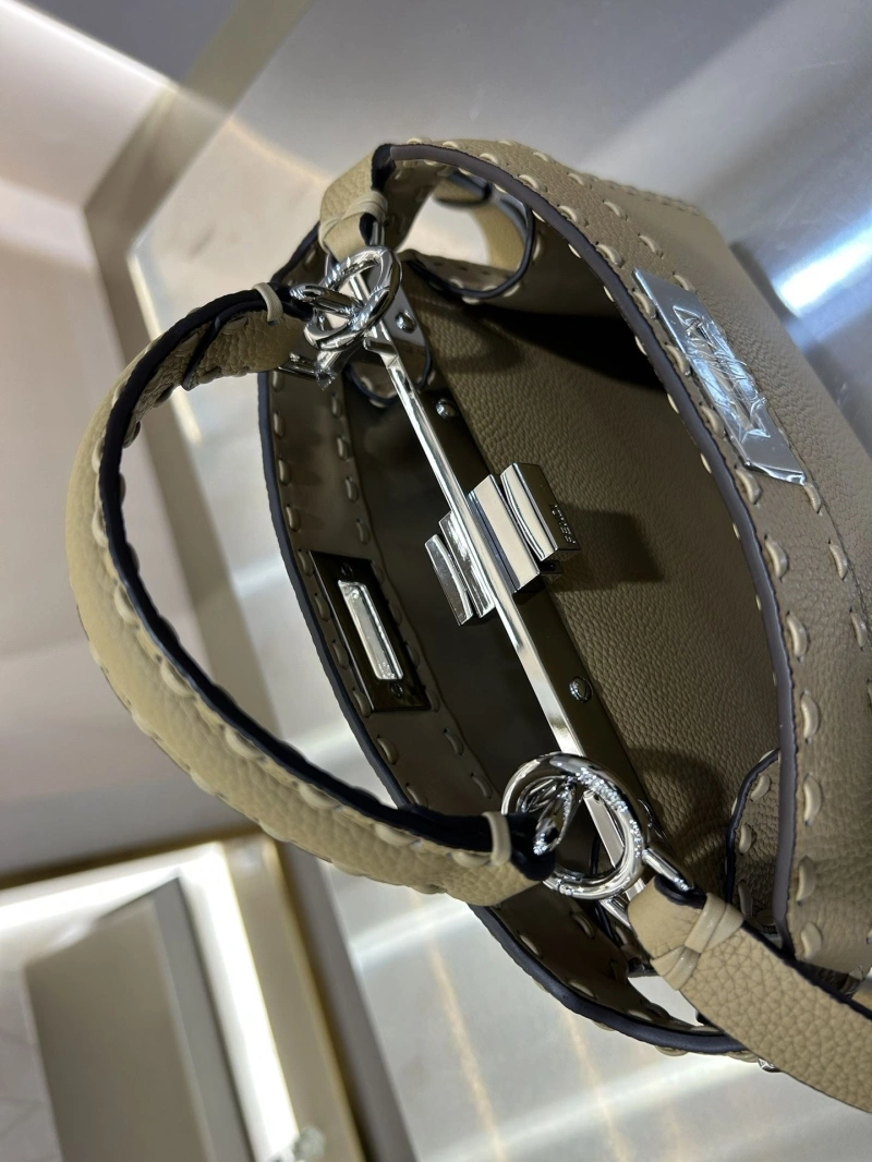 Fendi Top Handle Bags 4370-0002