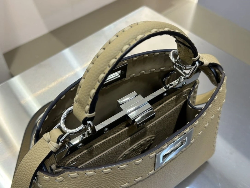 Fendi Top Handle Bags 4370-0002