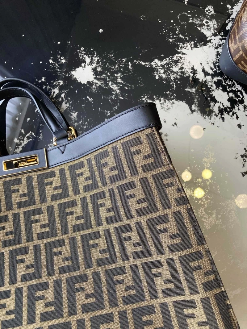 Fendi Shopping Bags 4370-0012