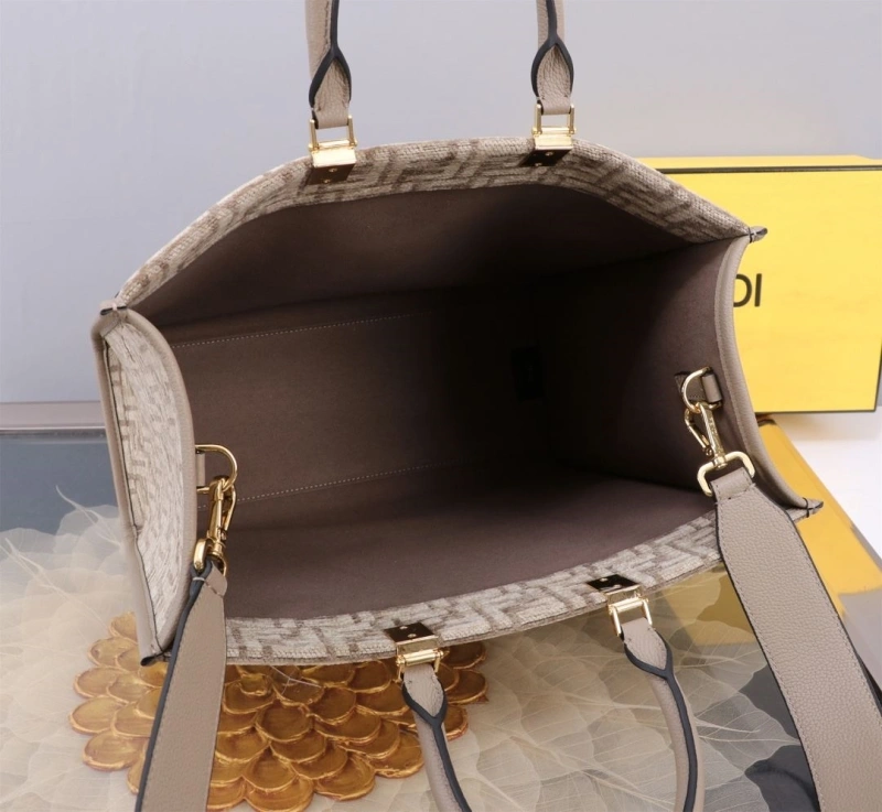 Fendi Shopping Bags 4370-0020