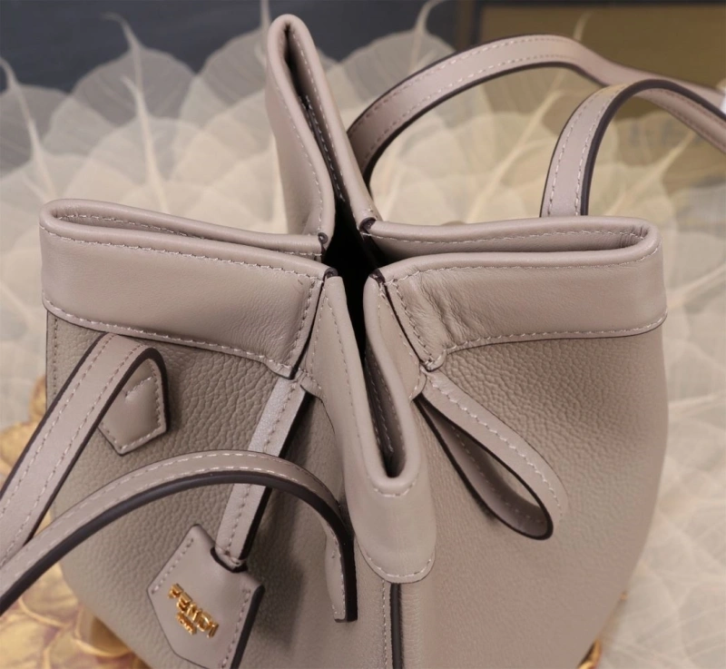 Fendi Shopping Bags 4370-0052