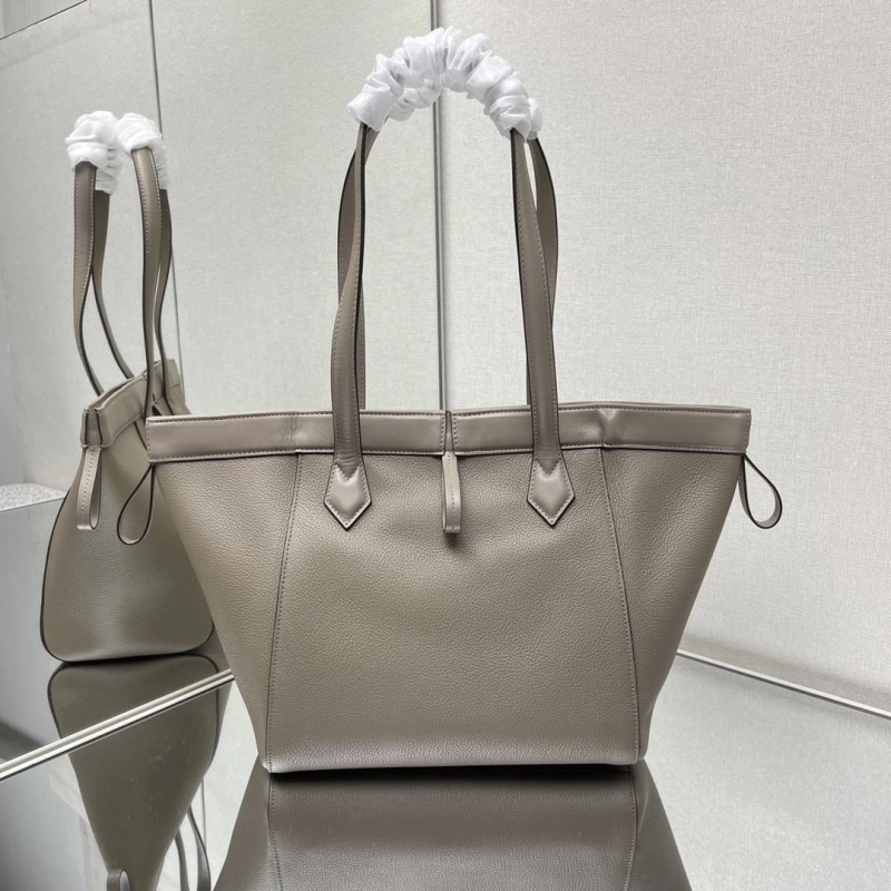 Fendi Shopping Bags 4370-0069