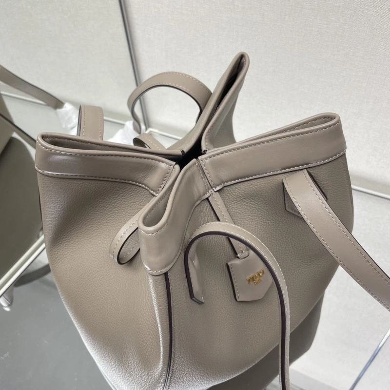 Fendi Shopping Bags 4370-0069