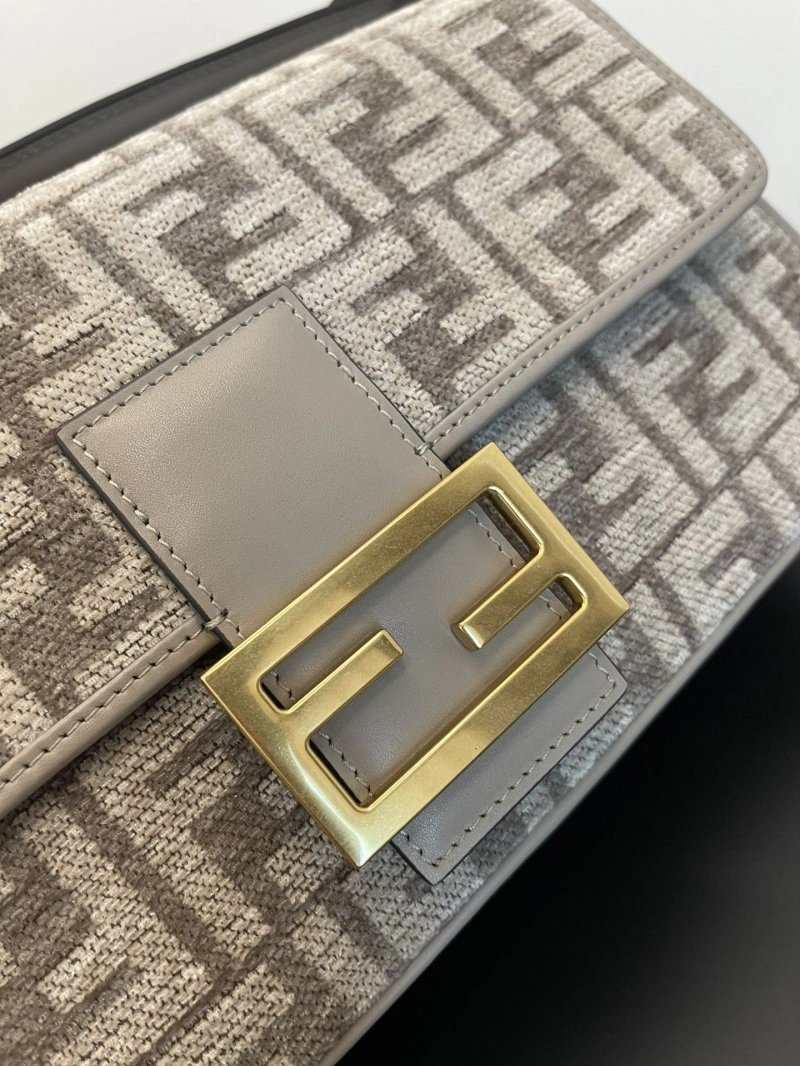Fendi Satchel Bags 4370-0090