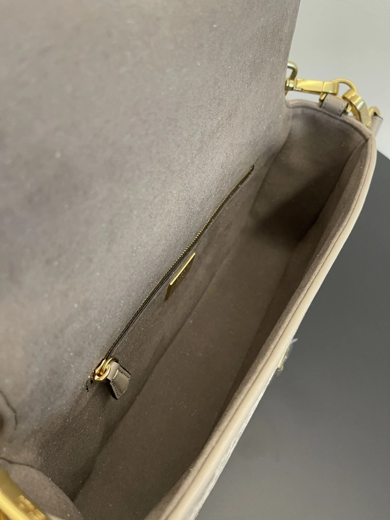 Fendi Satchel Bags 4370-0090