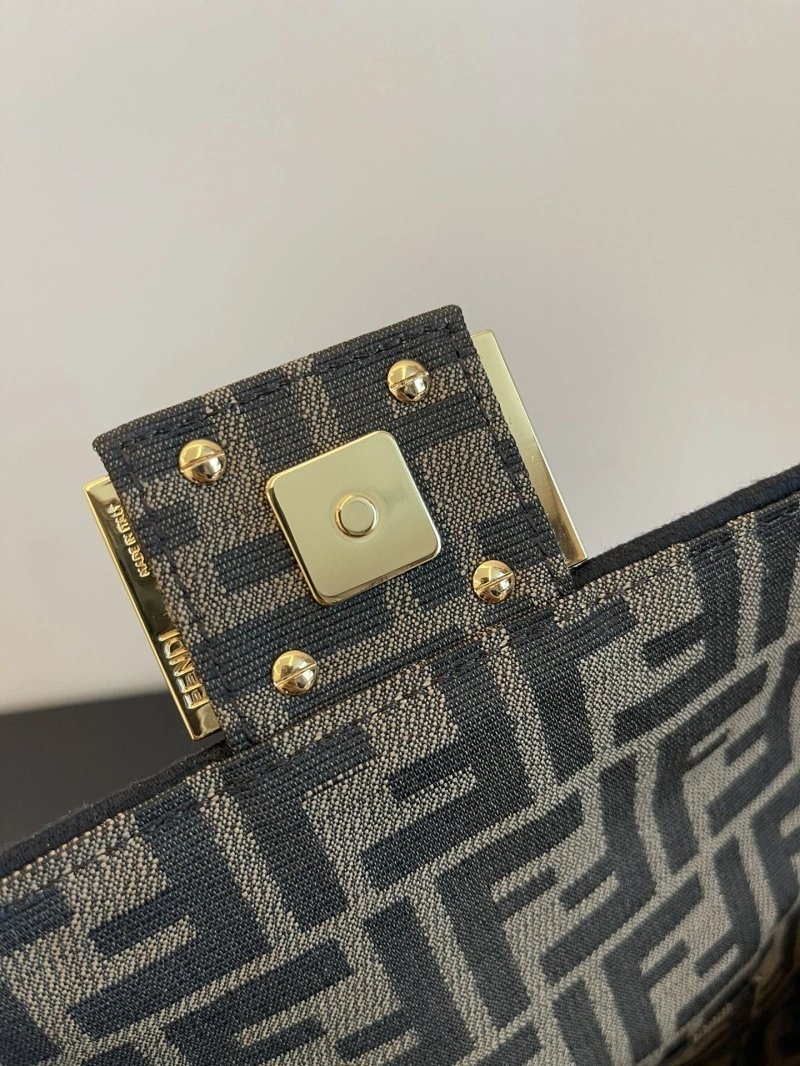 Fendi Baguette Bags 4370-0104