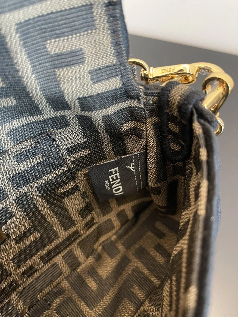 Fendi Baguette Bags 4370-0104