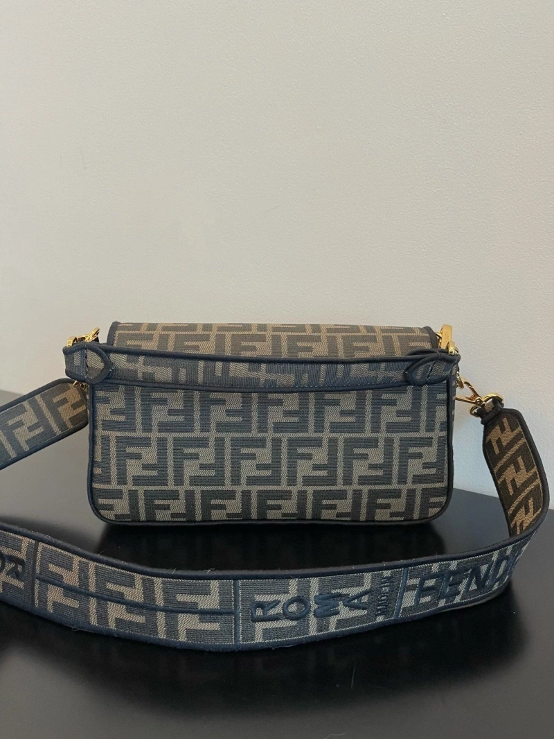 Fendi Baguette Bags 4370-0105