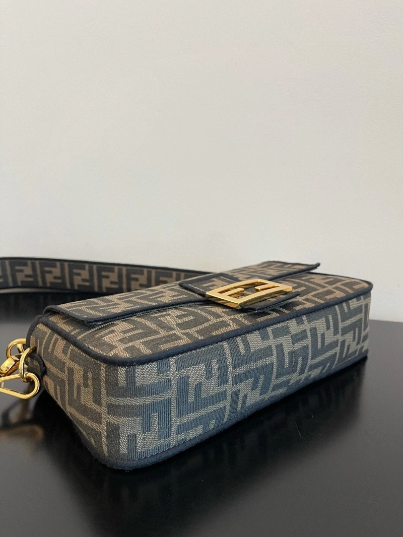 Fendi Baguette Bags 4370-0105