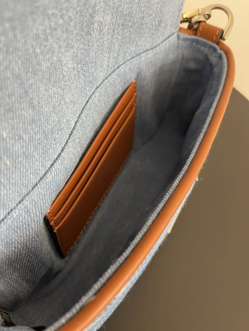 Fendi Baguette Bags 4370-0117