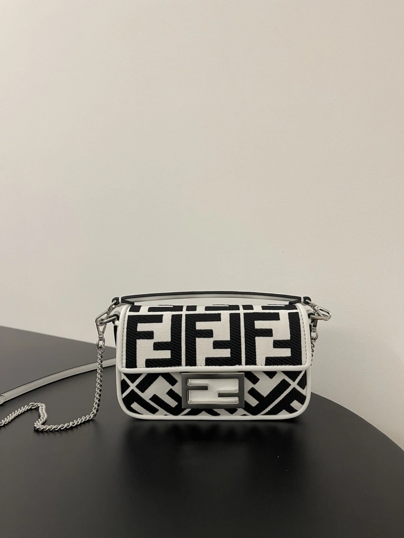 Fendi Baguette Bags 4370-0121