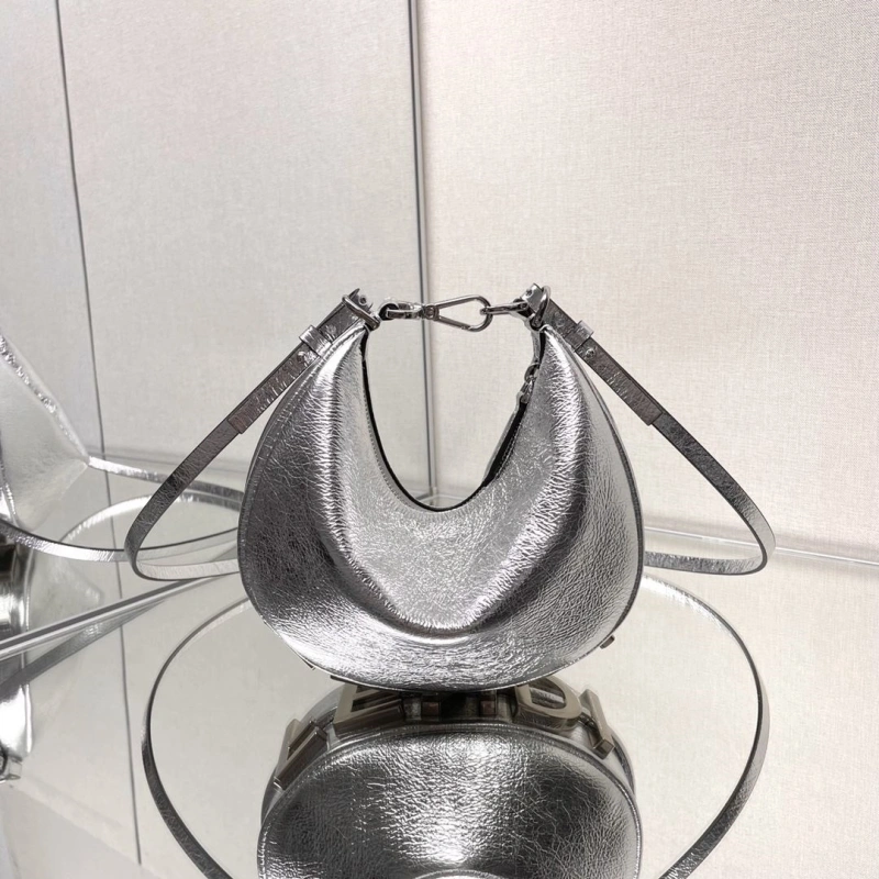 Fendi Satchel Bags 4370-0151