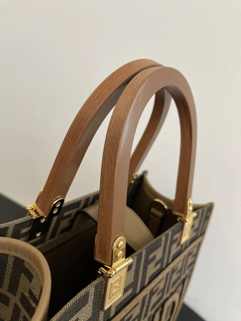Fendi Shopping Bags 4370-0228