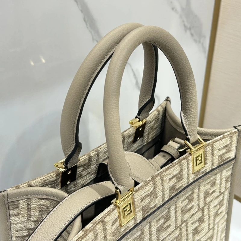 Fendi Shopping Bags 4370-0263