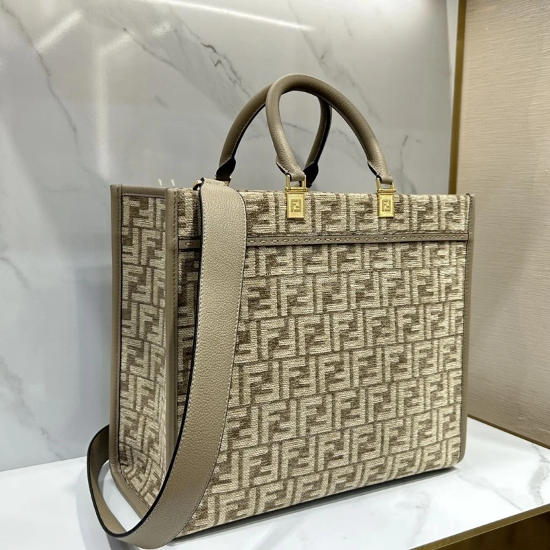 Fendi Shopping Bags 4370-0264