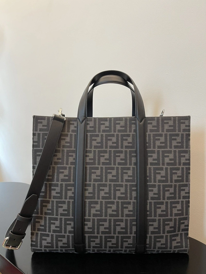 Fendi Shopping Bags 4370-0286