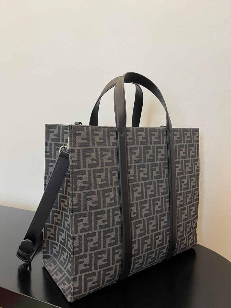 Fendi Shopping Bags 4370-0286