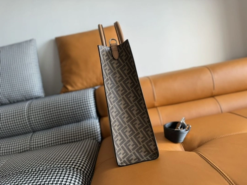 Fendi Shopping Bags 4370-0300