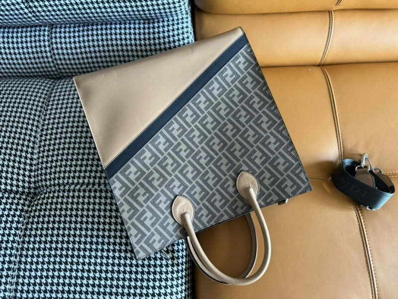 Fendi Shopping Bags 4370-0300