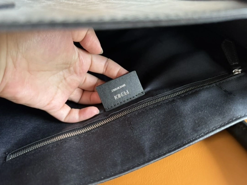 Fendi Shopping Bags 4370-0301