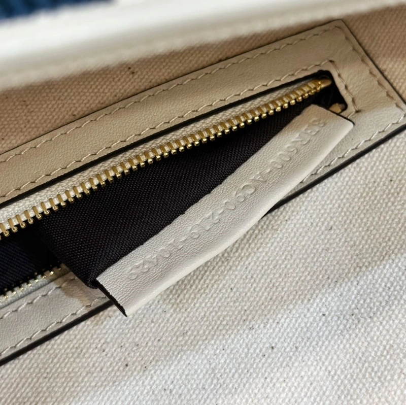 Fendi Satchel Bags 4370-0317