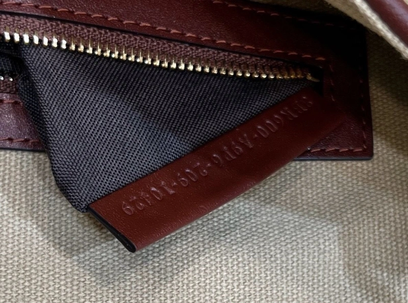 Fendi Baguette Bags 4370-0323