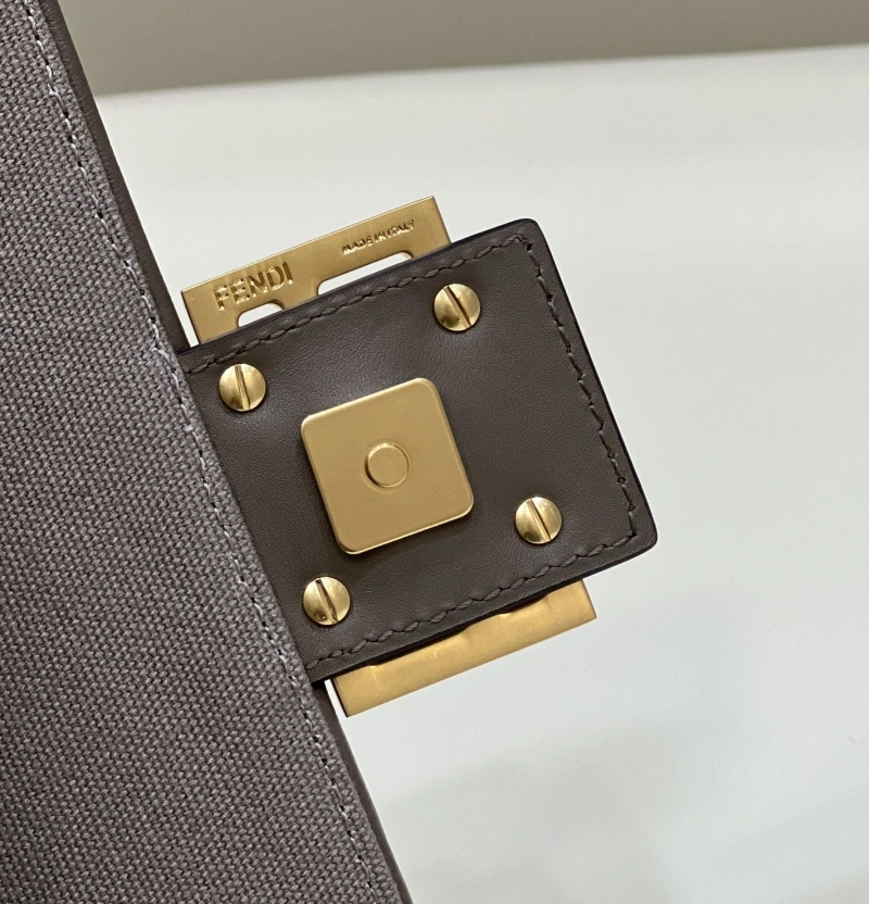 Fendi Baguette Bags 4370-0325