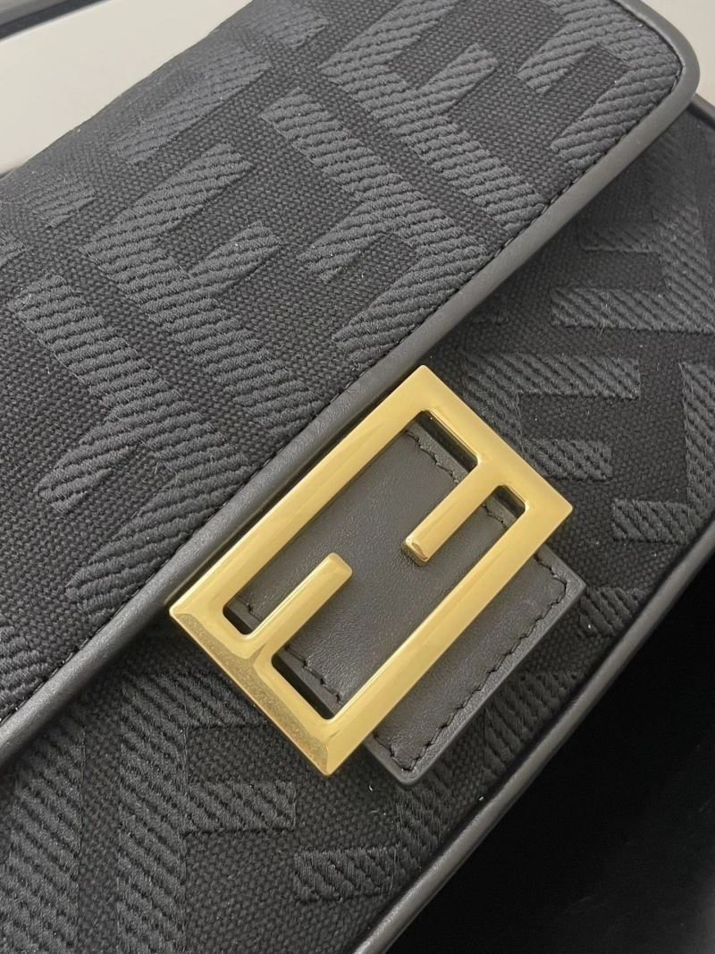 Fendi Baguette Bags 4370-0327