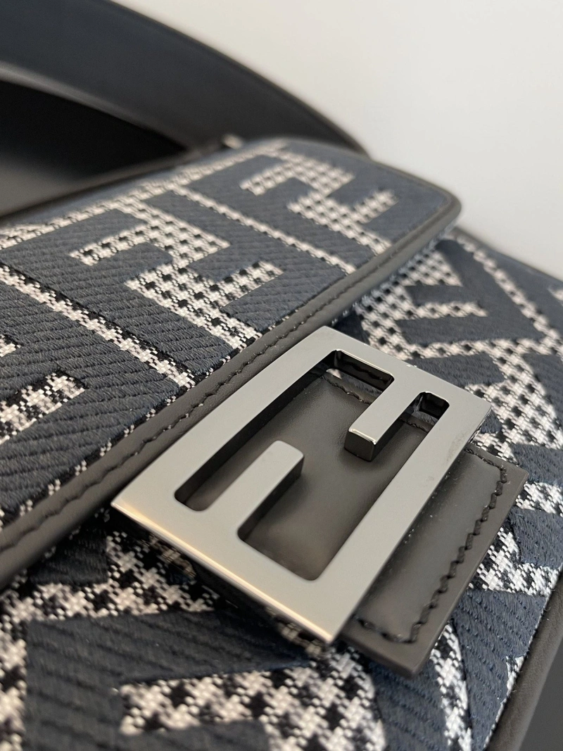 Fendi Baguette Bags 4370-0330