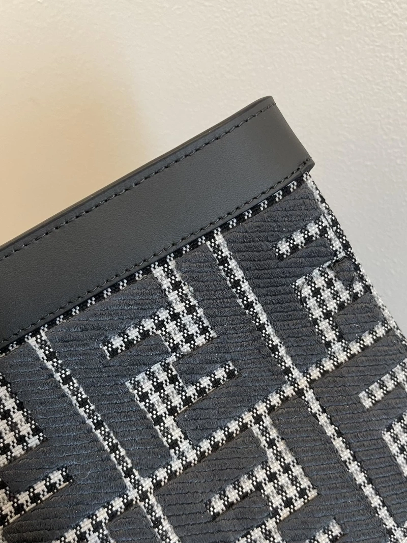 Fendi Shopping Bags 4370-0331