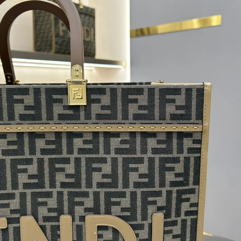 Fendi Shopping Bags 4370-0356