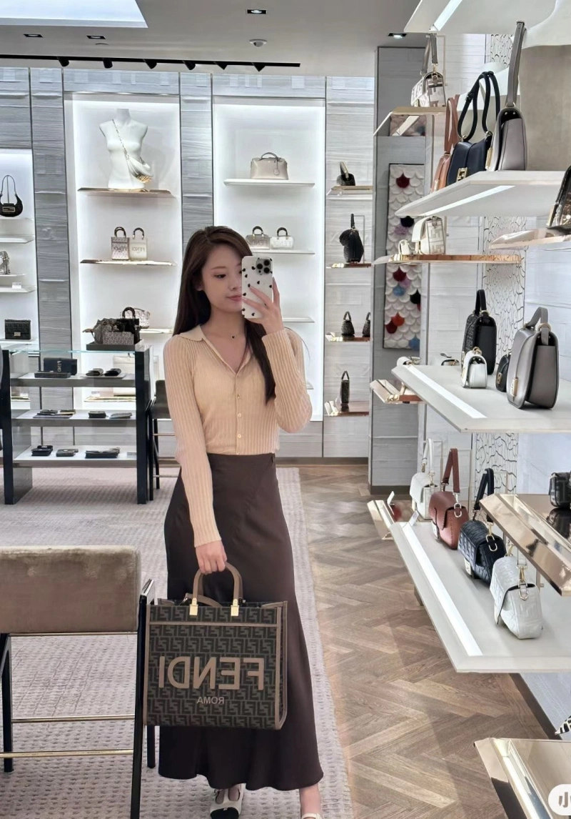 Fendi Shopping Bags 4370-0357