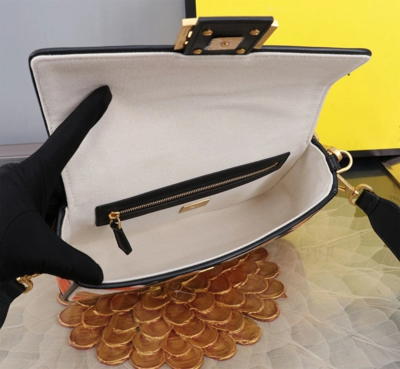 Fendi Baguette Bags 4370-0394