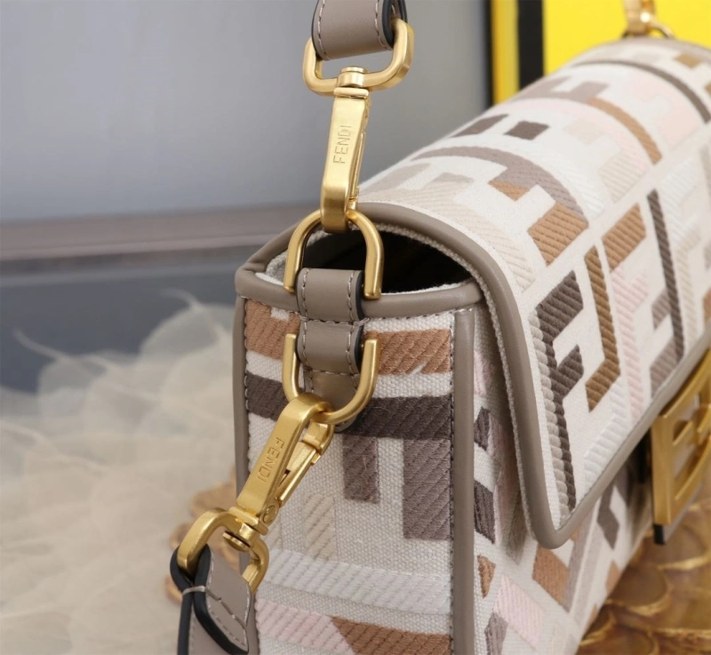 Fendi Baguette Bags 4370-0396